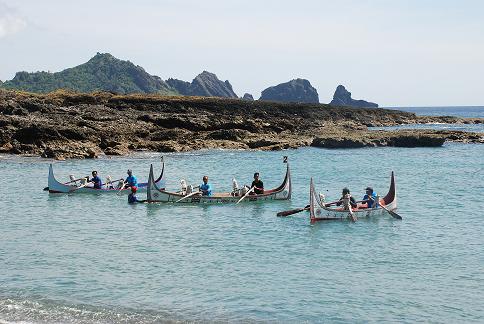 朗島、野銀 好月盃  村民同歡