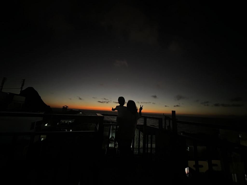 民宿頂樓看夕陽觀星賞月