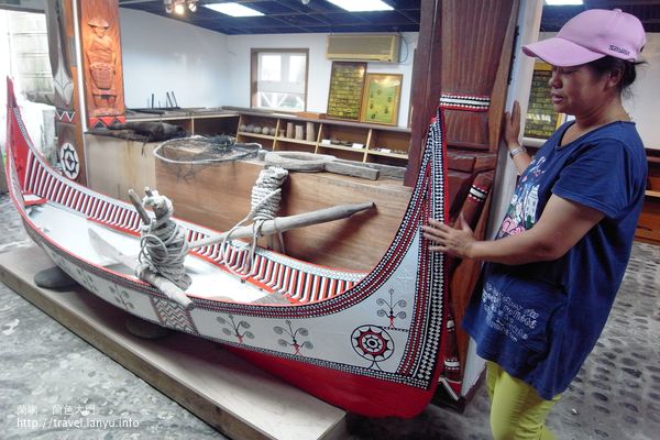 秀美姐解說蘭嶼的傳統文物