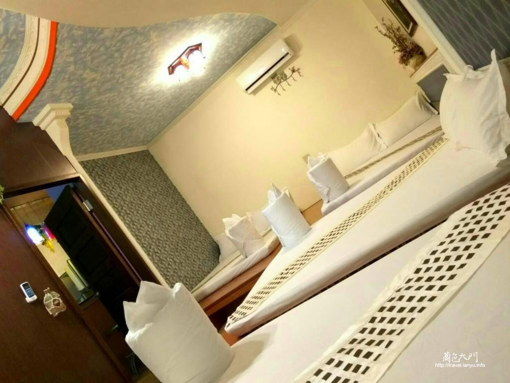 白屋一館