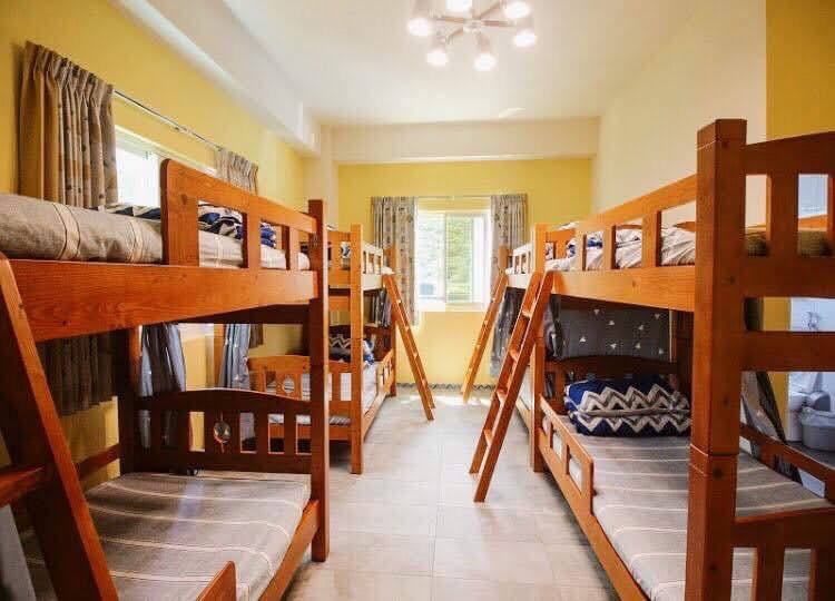 山海景八人背包房