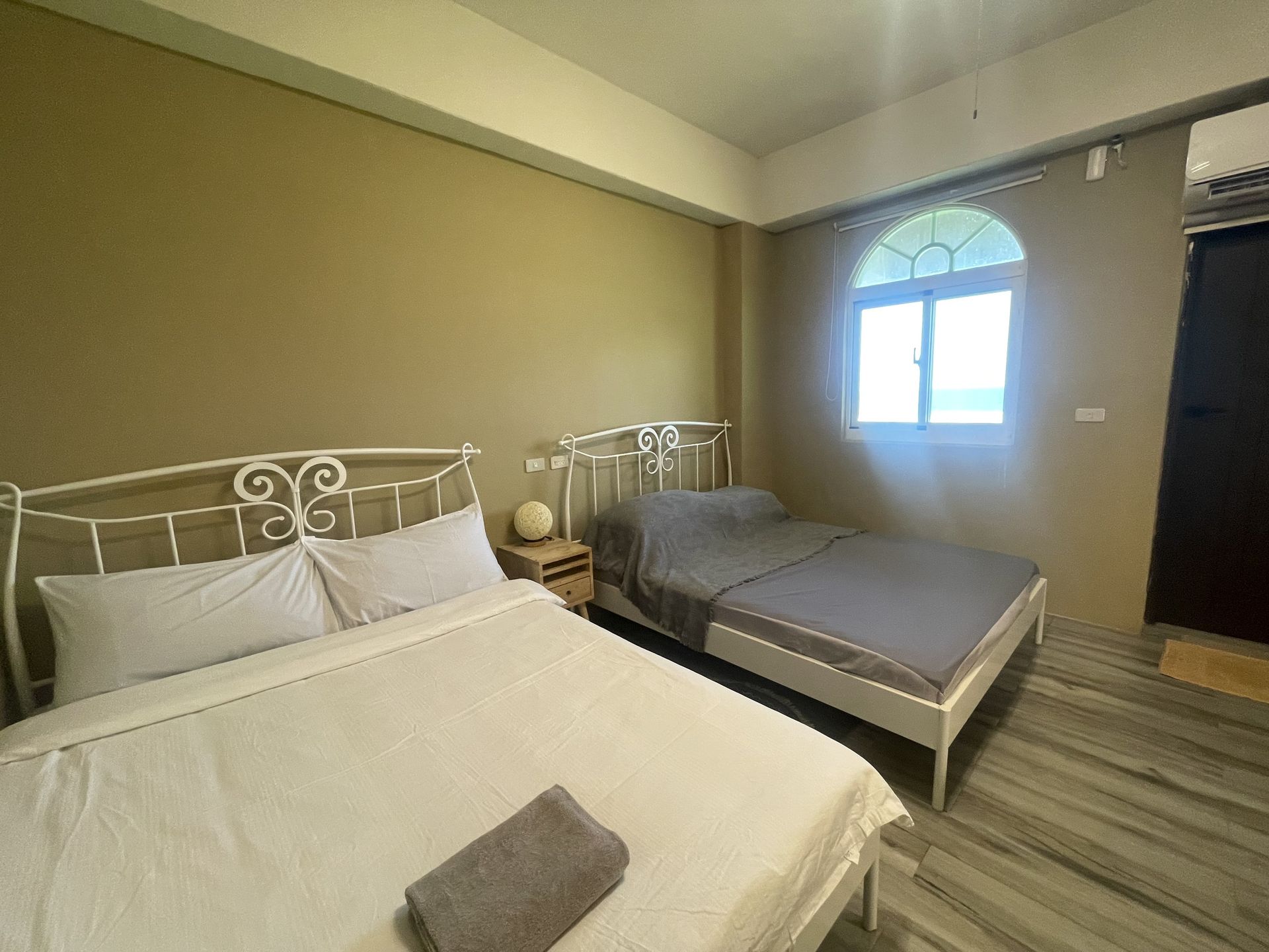 雙人入住一床的狀態