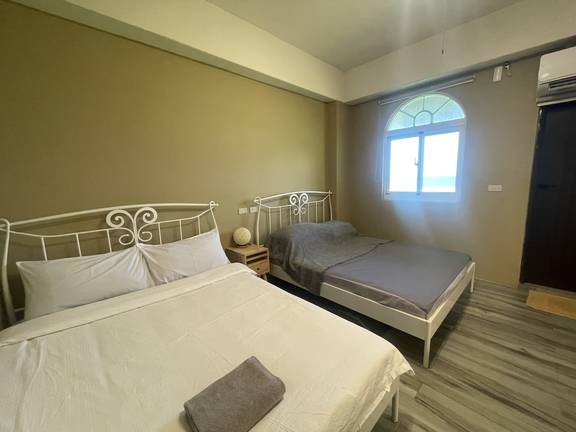 雙人入住一床的狀態