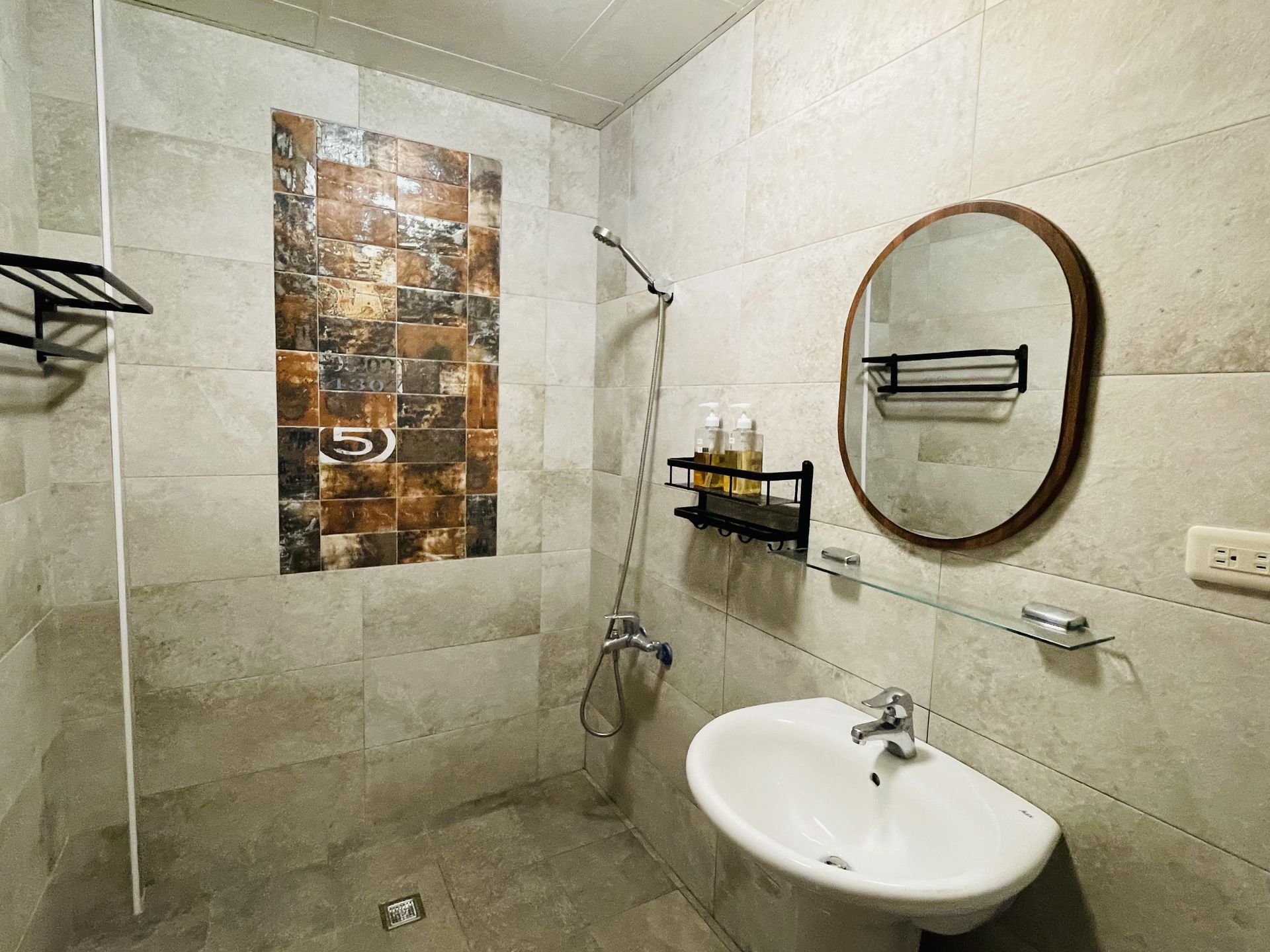 大翅鯨四人套房