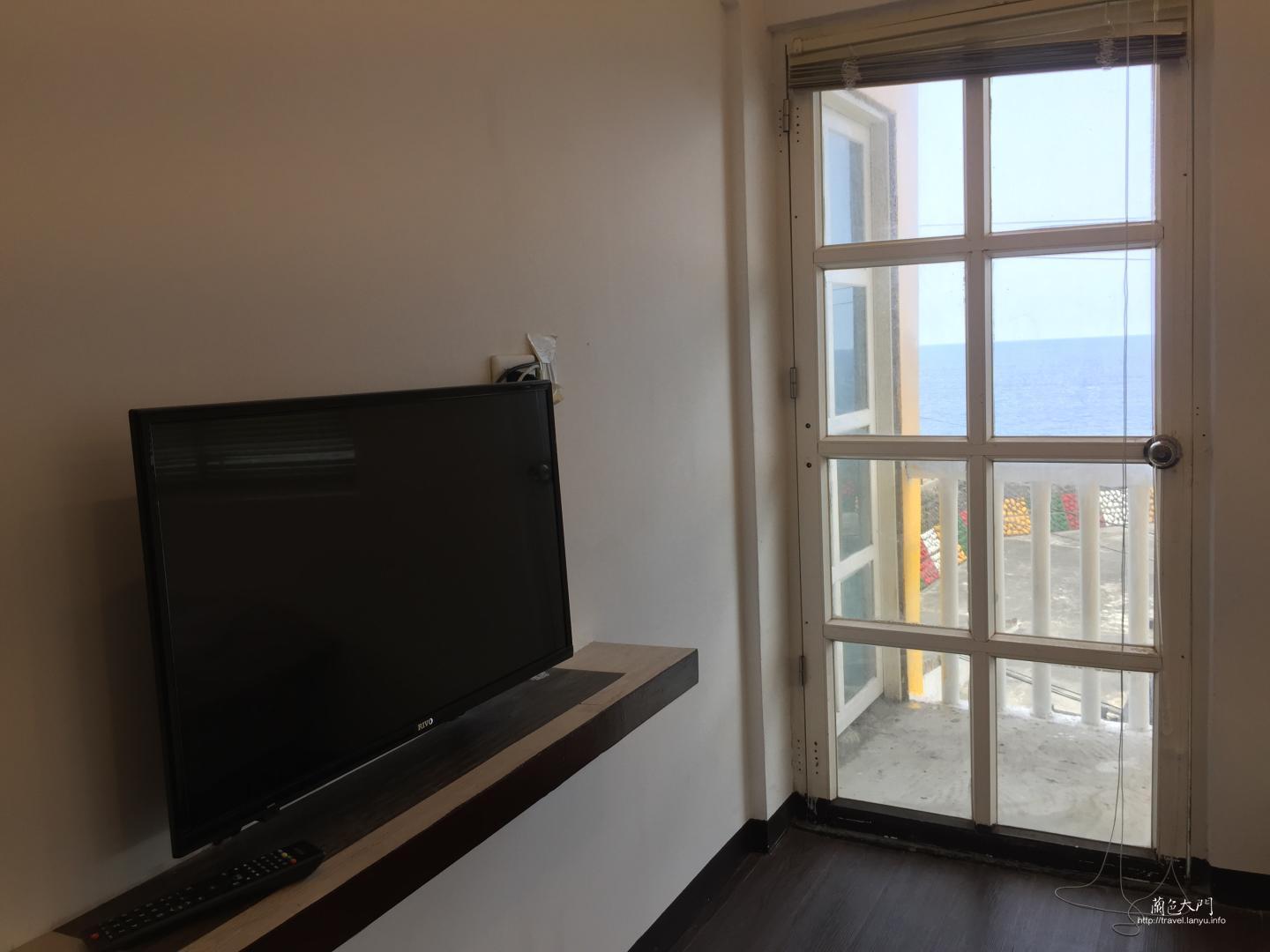 房內有液晶電視