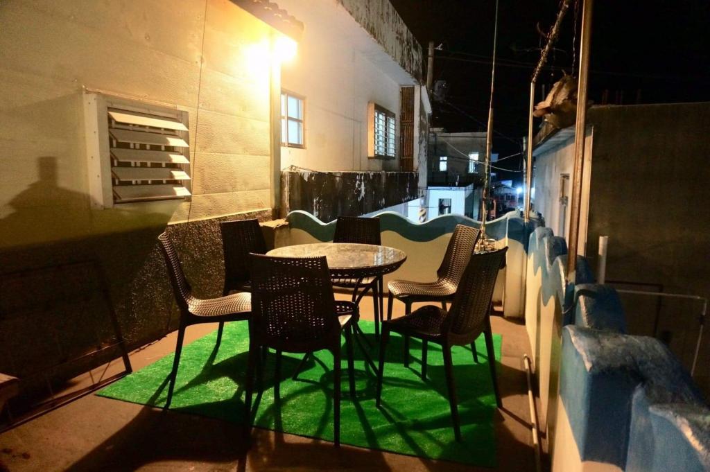 本館二樓戶外陽台夜景